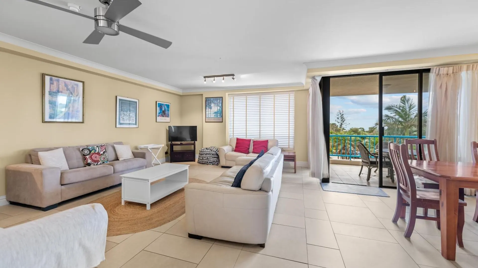 Burgess @ Kings Beach Apartments Caloundra
