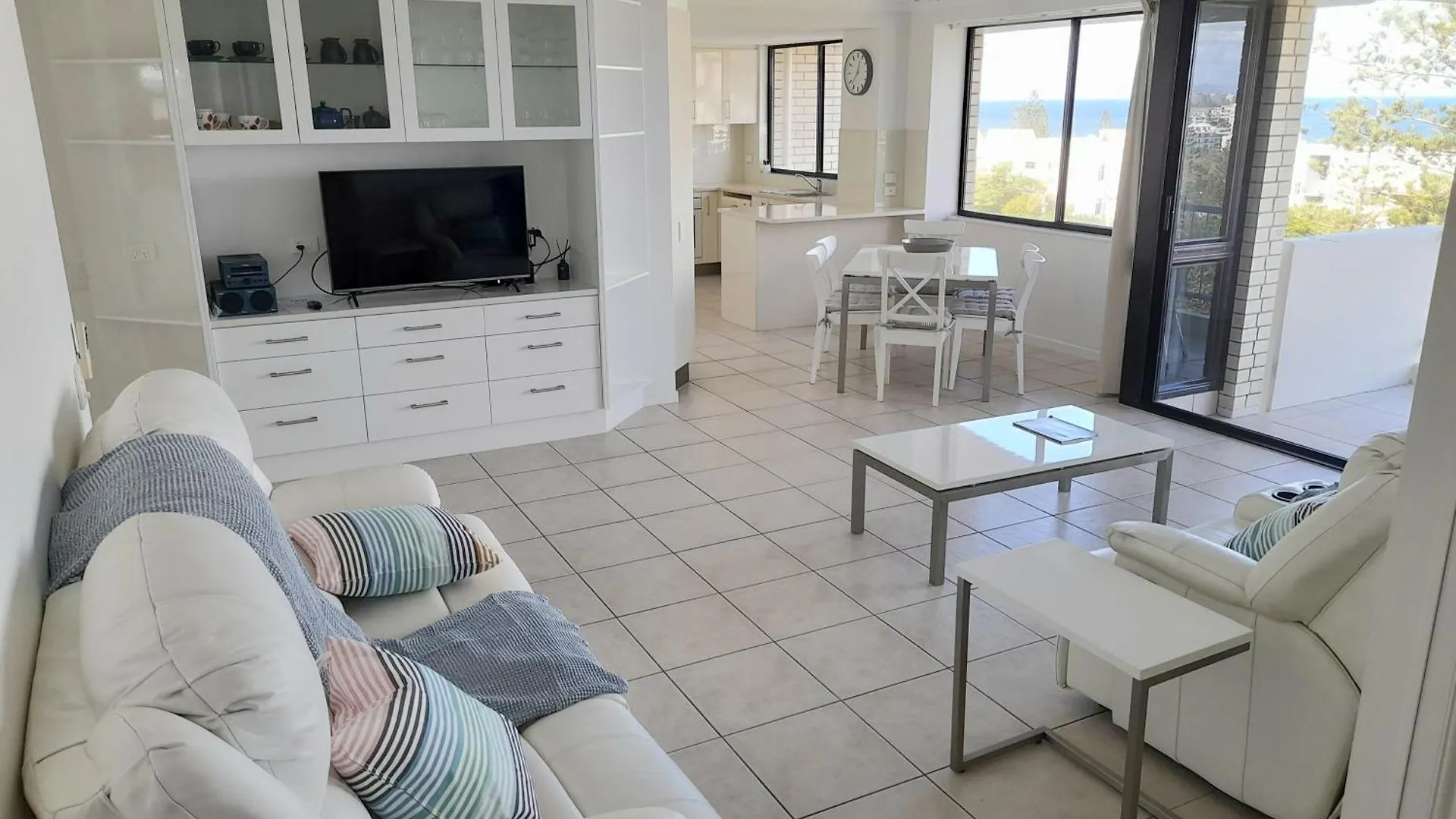 Burgess @ Kings Beach Apartments Caloundra 3*,  Australia