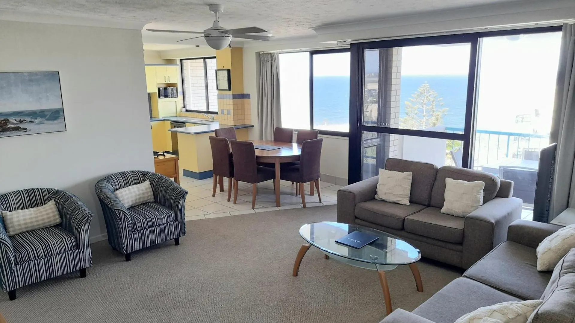 *** Aparthotel Burgess @ Kings Beach Apartments Caloundra Australia