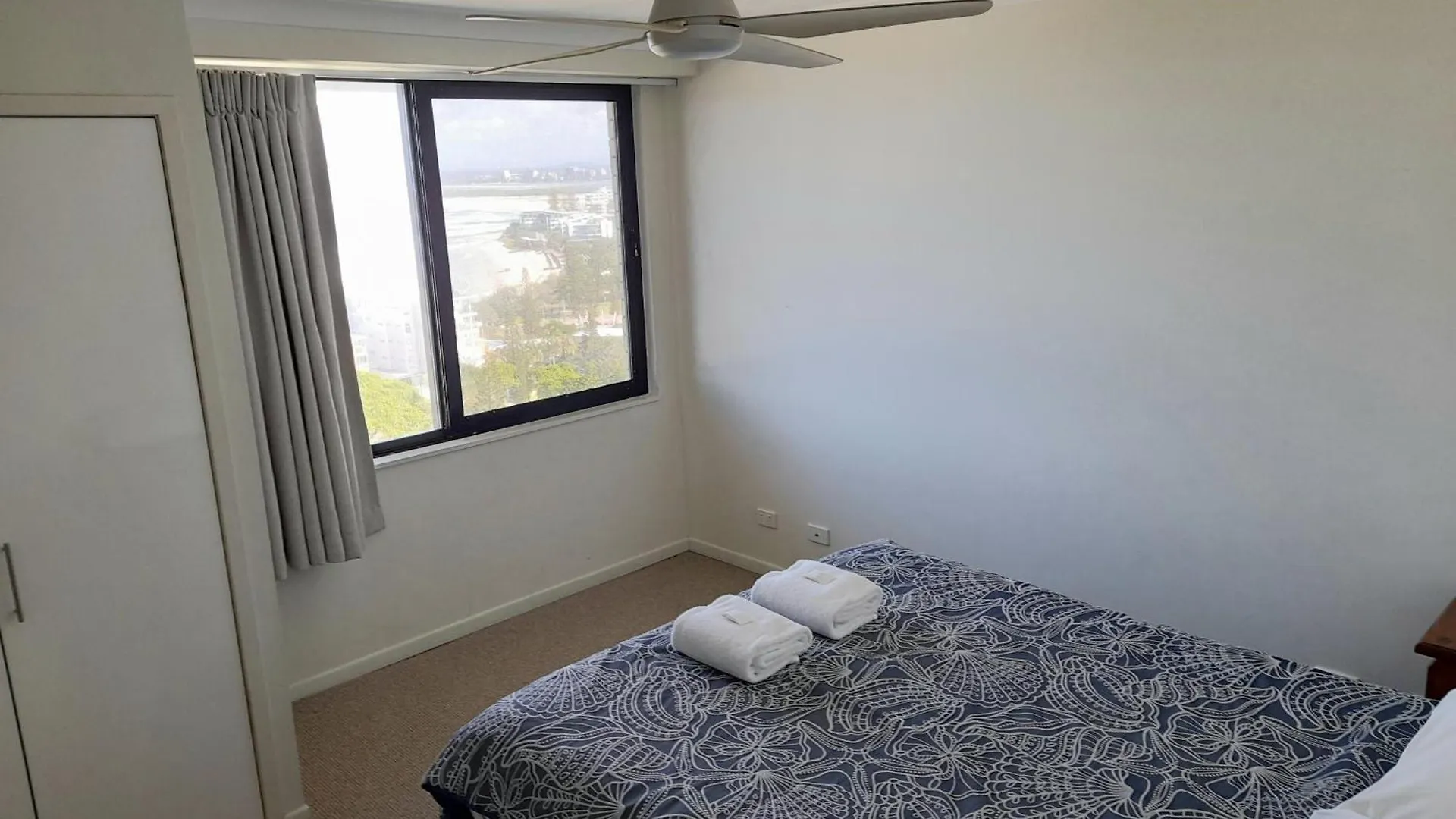*** Aparthotel Burgess @ Kings Beach Apartments Caloundra Australia