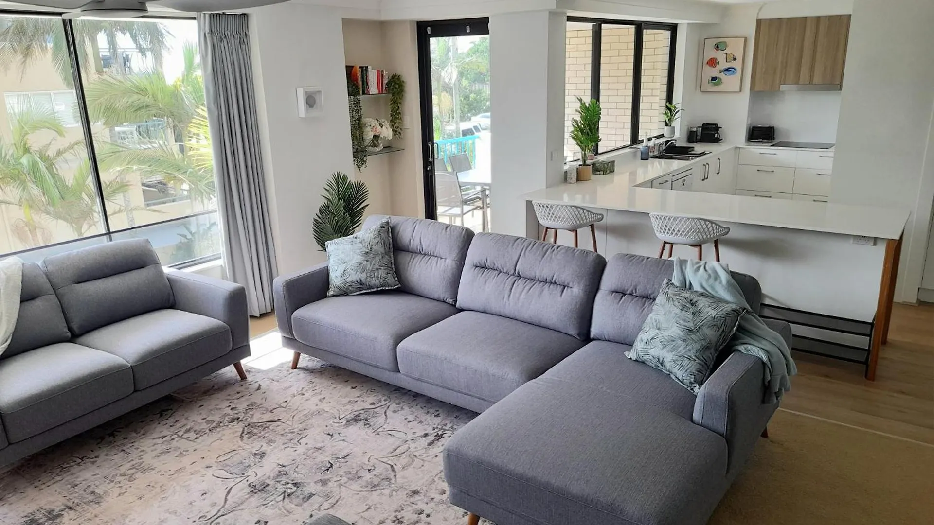 Burgess @ Kings Beach Apartments Caloundra
