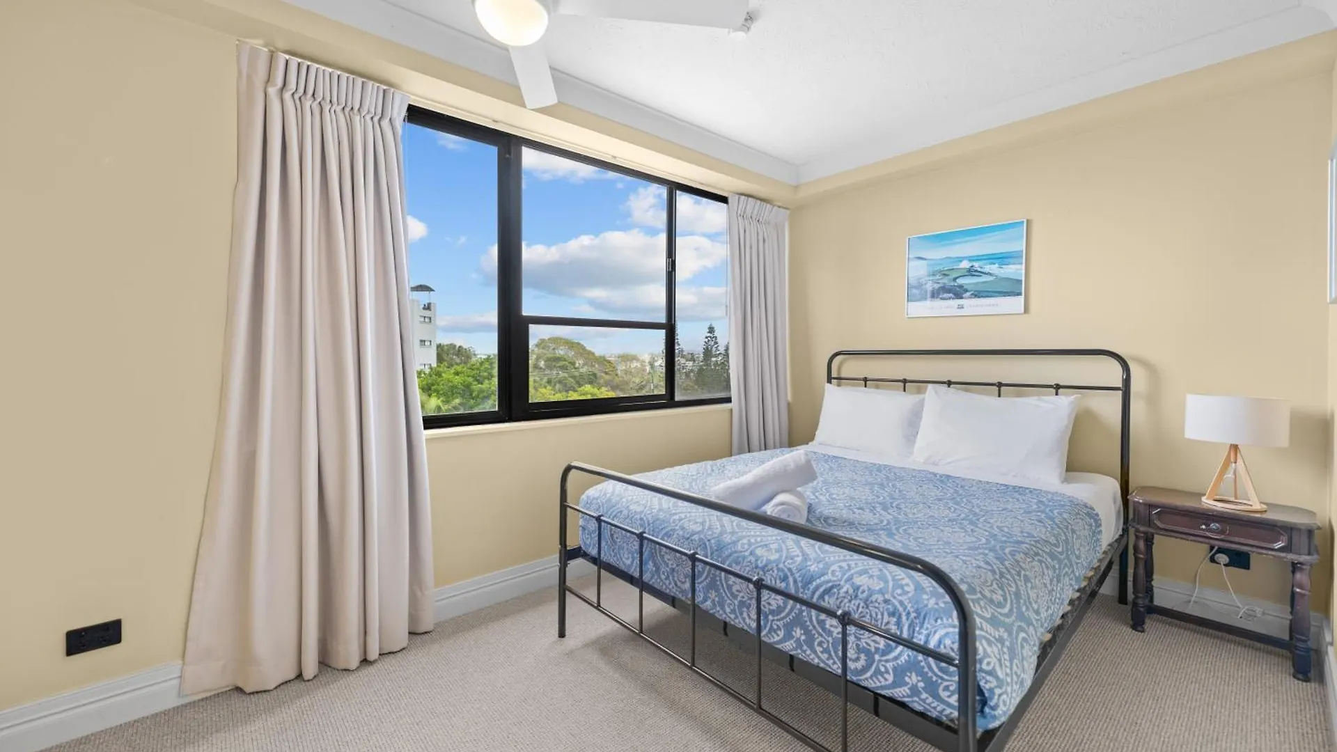 Aparthotel Burgess @ Kings Beach Apartments Caloundra
